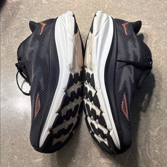 HOKA Clifton 9 Black 11D - Picture 2 of 7
